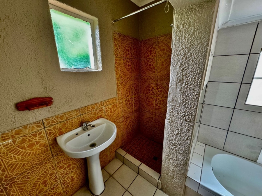 6 Bedroom Property for Sale in Dassie Rand North West